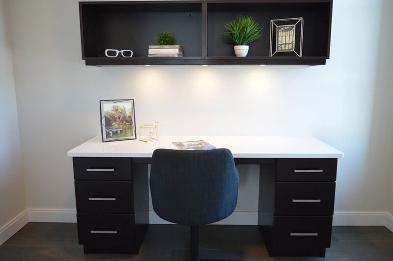 3 Easy Ways to Decorate Your Small Office Room